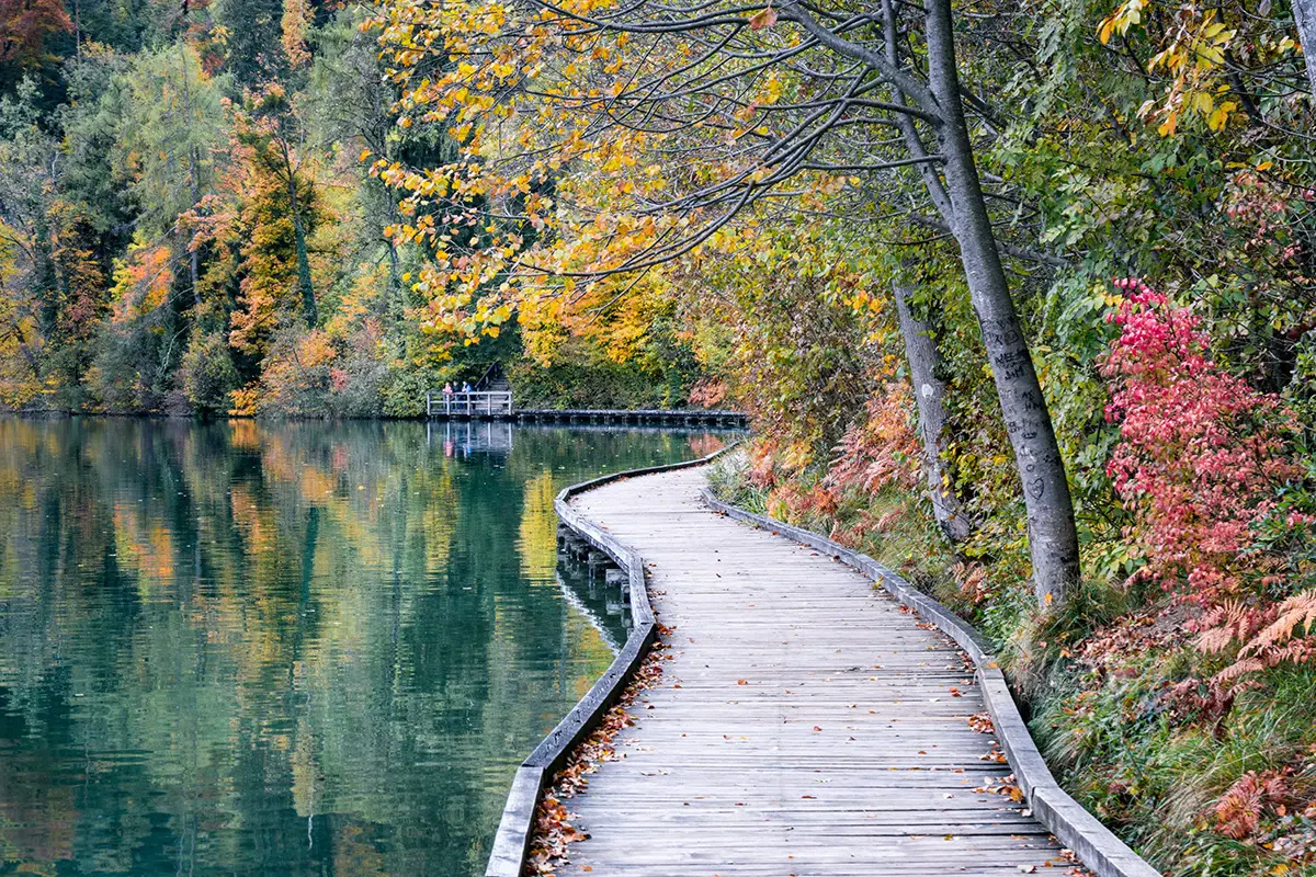 Walking the shore path around Lake Bled